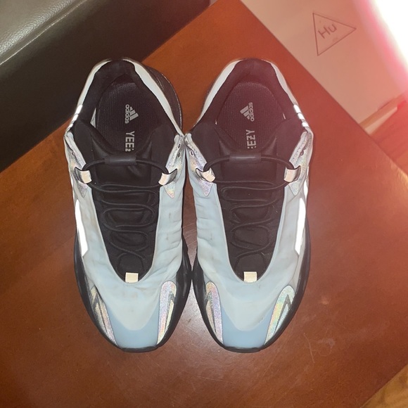 Yeezy 700 MNVN - Picture 4 of 8